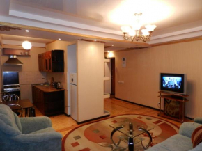 2-room Luxury Apartment on Tsentralnyi Boulevard 3, by GrandHome